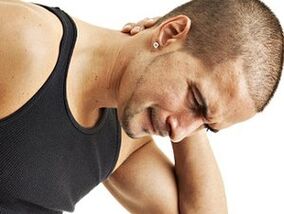 Wie sich Osteochondrose der Halswirbelsäule manifestiert